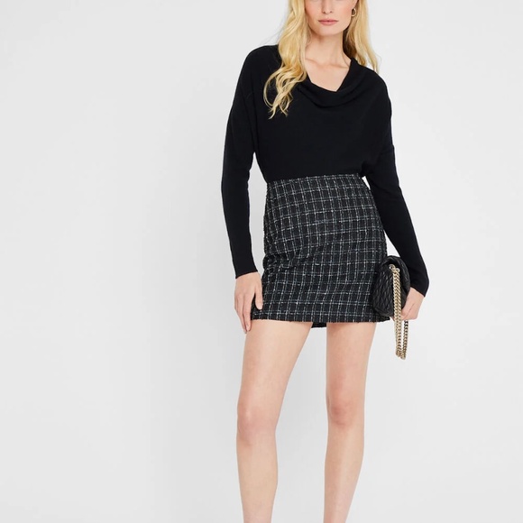 Cowl Neck Cashmere Sweater - New With Tags - NEVER WORN - Black*